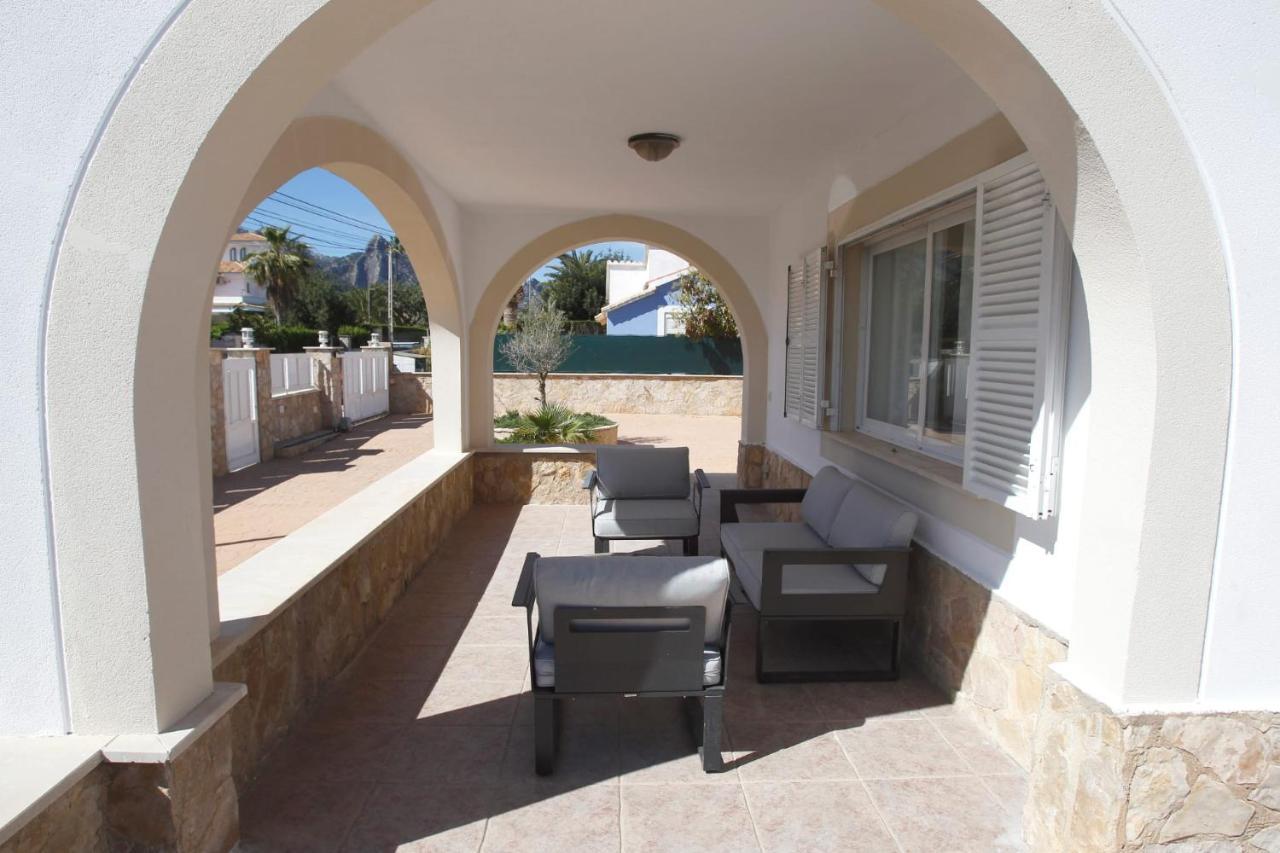 villa mimoses Plamanyola Esterno foto